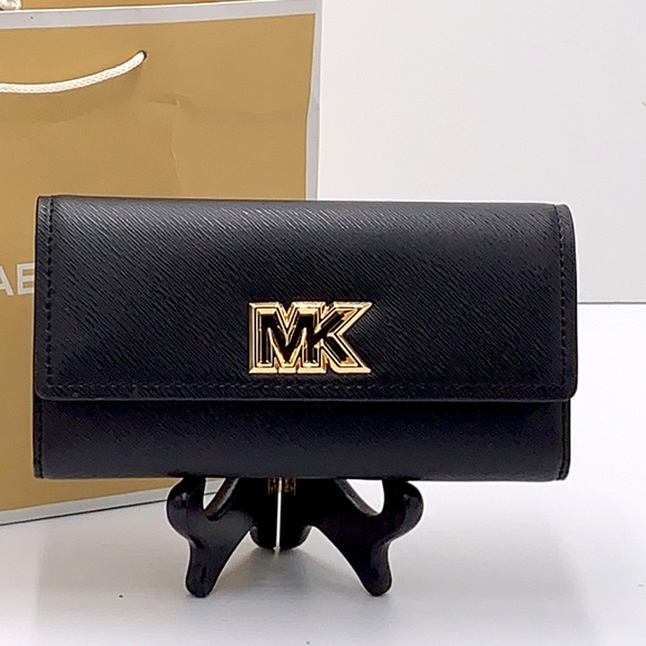 Brand New with Tag
Michael Kors Large Mimi Bifold Wallet
Color: Black - Picture 2 of 16